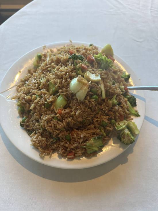 R7. Riz frit aux légumes / Vegetable Fried Rice 瓜菜炒饭